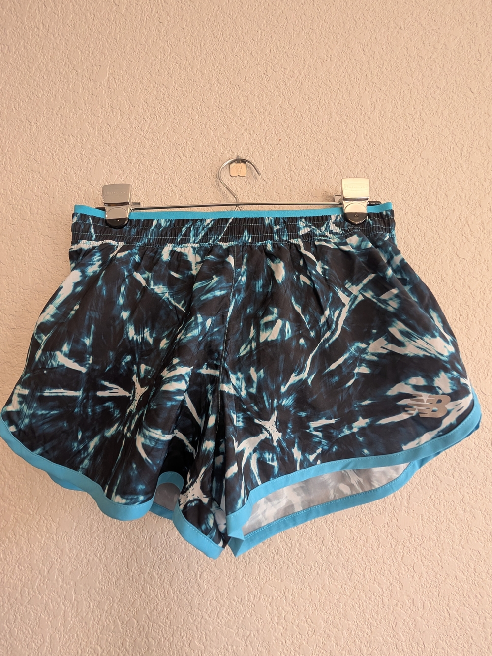 New Balance Women's Sz S Black and Teal Abstract Pattern Athletic Shorts